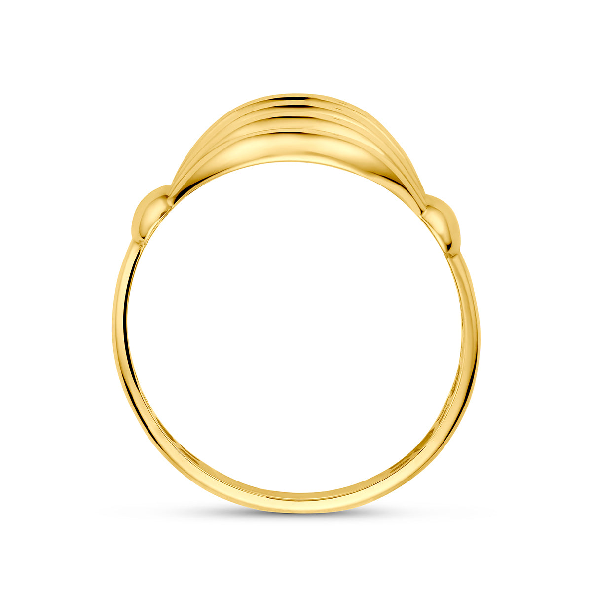 9 karaat ring: zijaanzicht van de 9 karaat geelkleurige brede geribbelde ring.