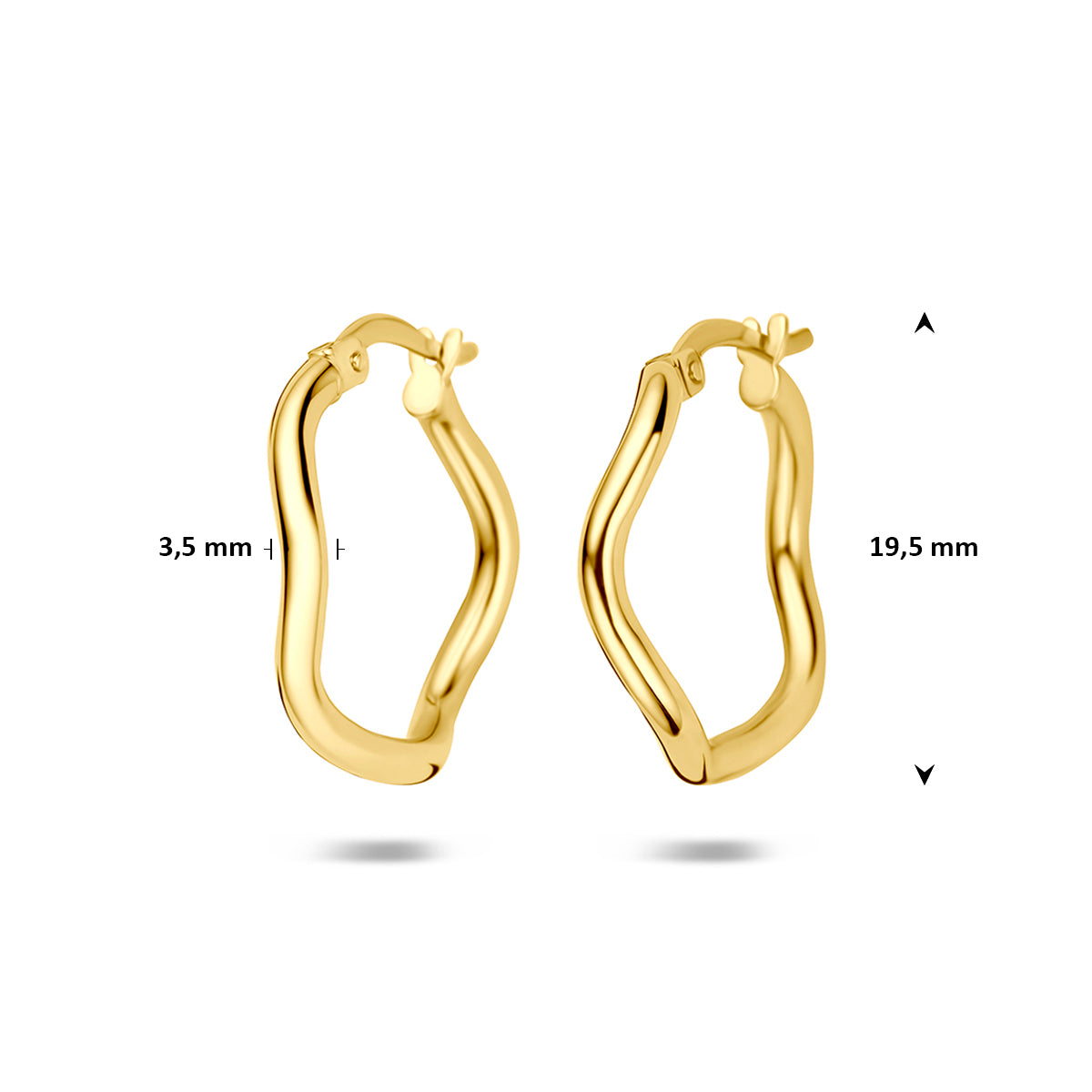 9 karaat oorbellen: afmetingen van de 9 karaat geelkleurige golvende oorringen, 19,5 mm hoog en 3,5 mm breed.