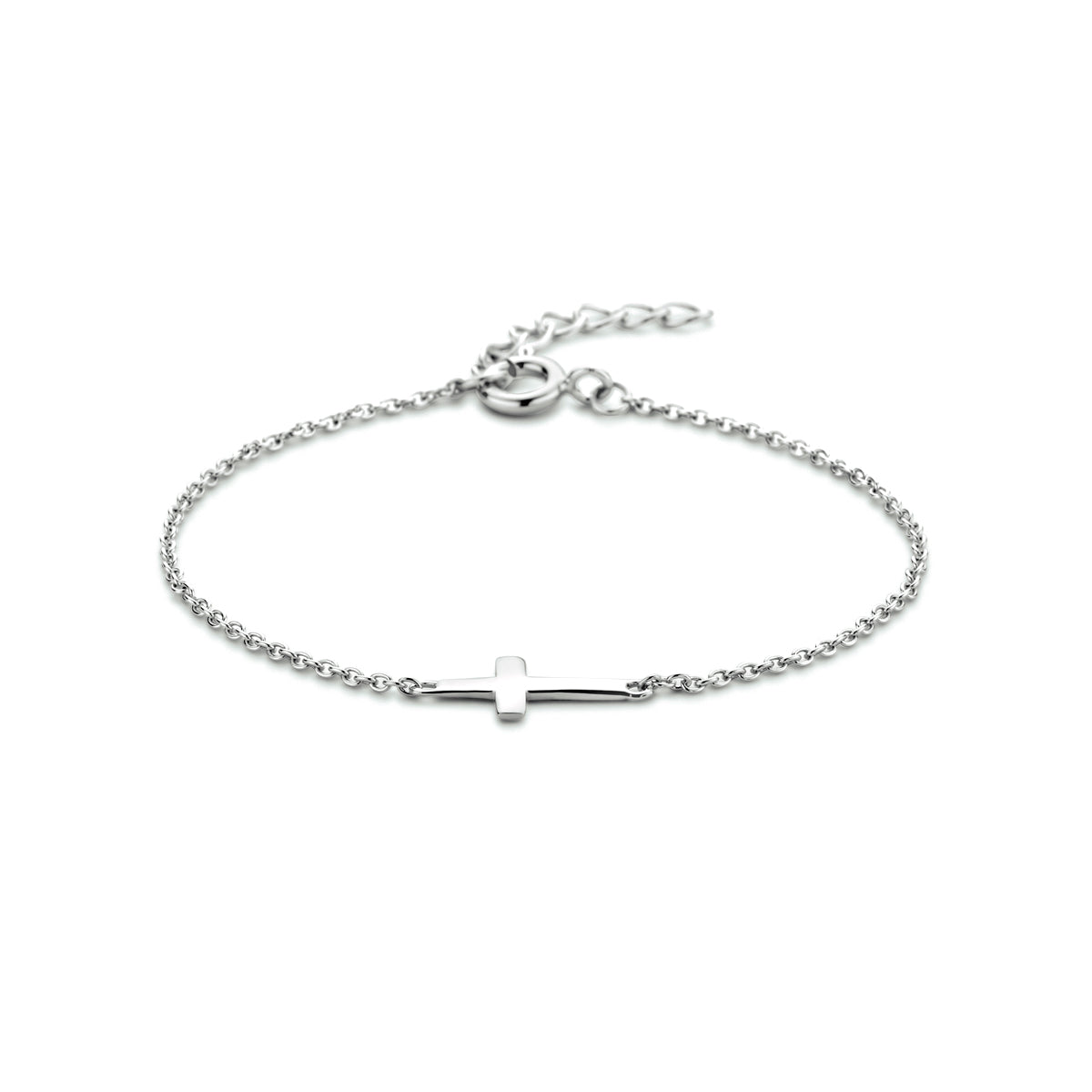 Vooraanzicht van de zilveren armband met kruisje.