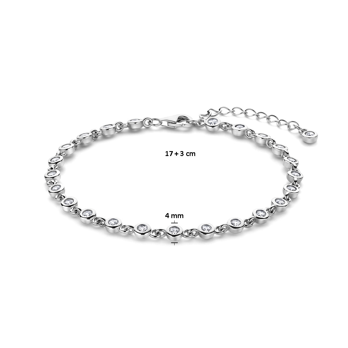 Afmetingen van de zilveren armband met zirkonia: draaglengte 17 tot 20 cm, stenen 4 mm.