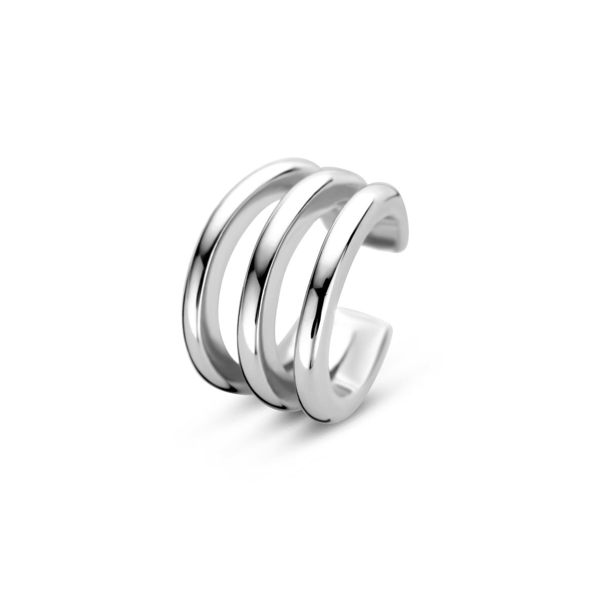 Vooraanzicht van de zilveren brede ear cuff.