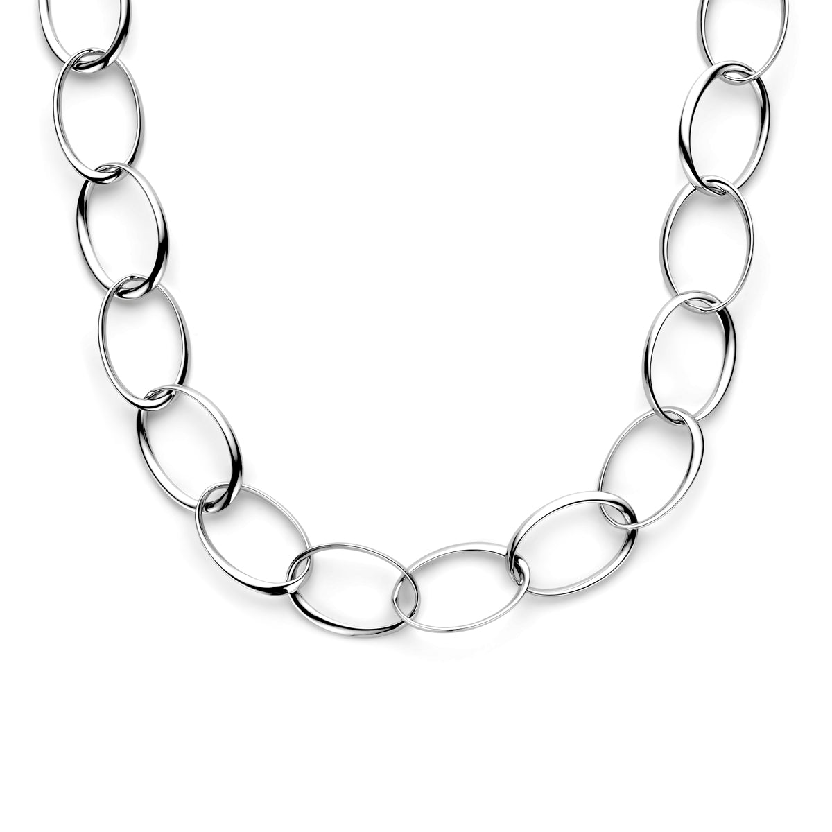 Vooraanzicht van de zilveren chunky ankerketting.