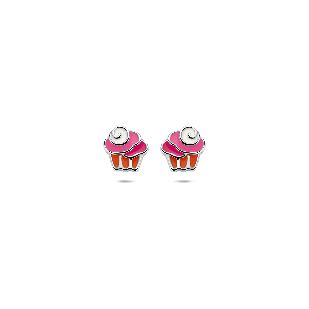 Vooraanzicht van de zilveren cupcake kinderoorknopjes met emaille.