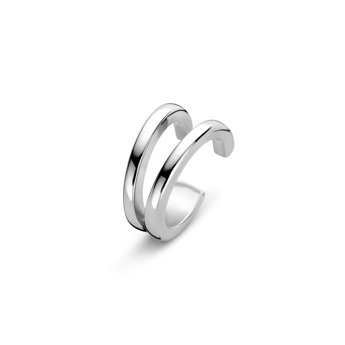 Vooraanzicht van de zilveren ear cuff.