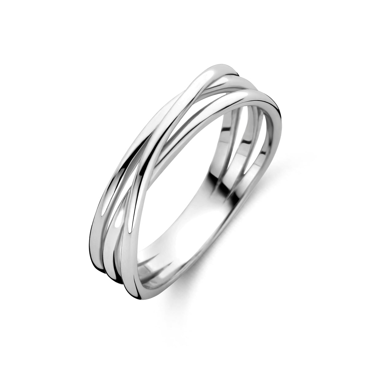 Schuin bovenaanzicht van de zilveren gekruiste ring.