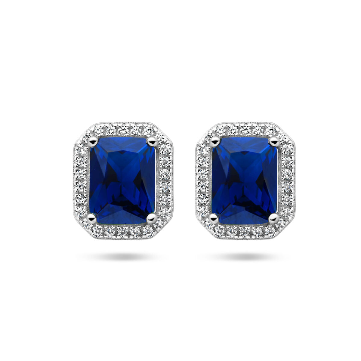 Vooraanzicht van de 925 gerhodineerd zilveren halo oorknopjes met blauwe zirkonia, 11 mm hoog en 9,5 mm breed.
