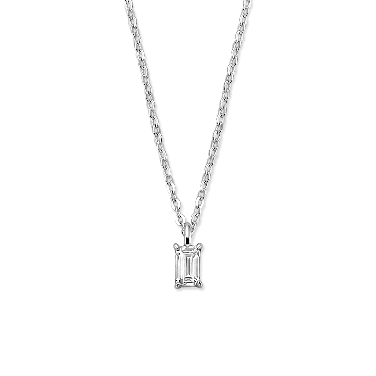 Vooraanzicht van de 925 gerhodineerd zilveren ketting met emerald zirkonia, 6 mm hoog en 3,5 mm breed.
