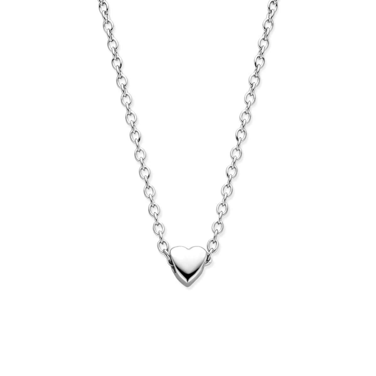 Vooraanzicht van de zilveren ketting met klein hartje.