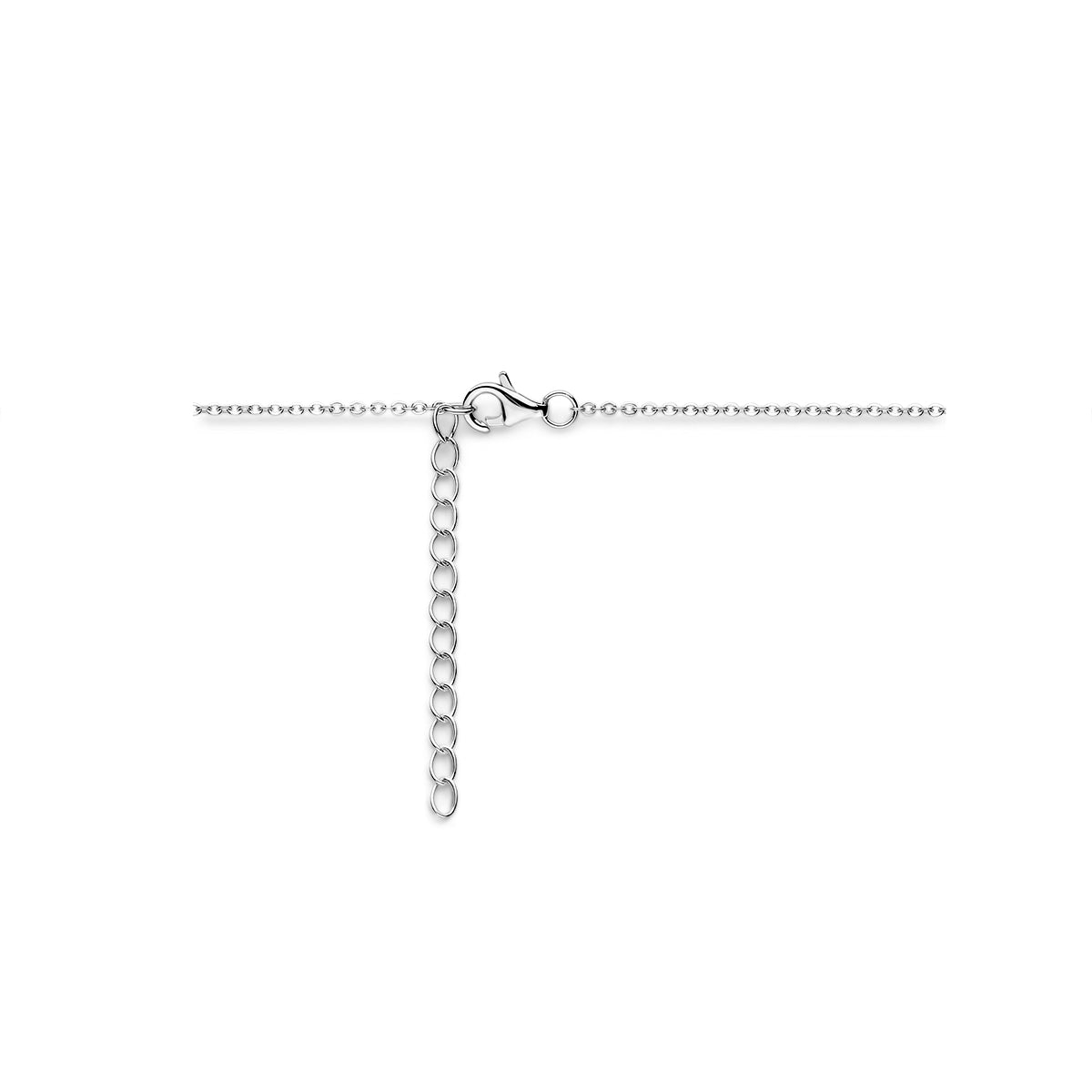Detail van de zilveren kinderketting met hartjes.