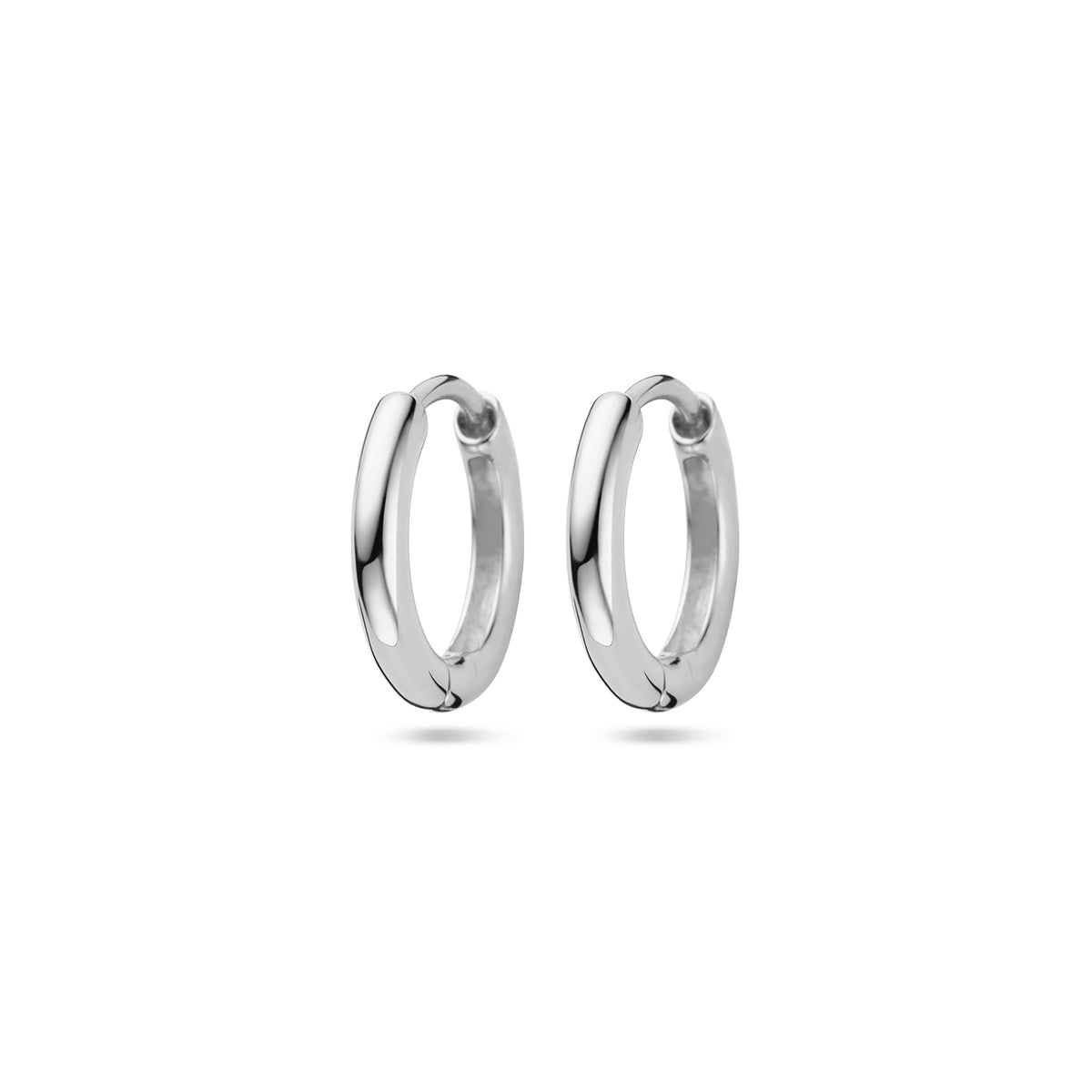 Vooraanzicht van de zilveren klapoorringen voor oorringhangers van 13 mm.