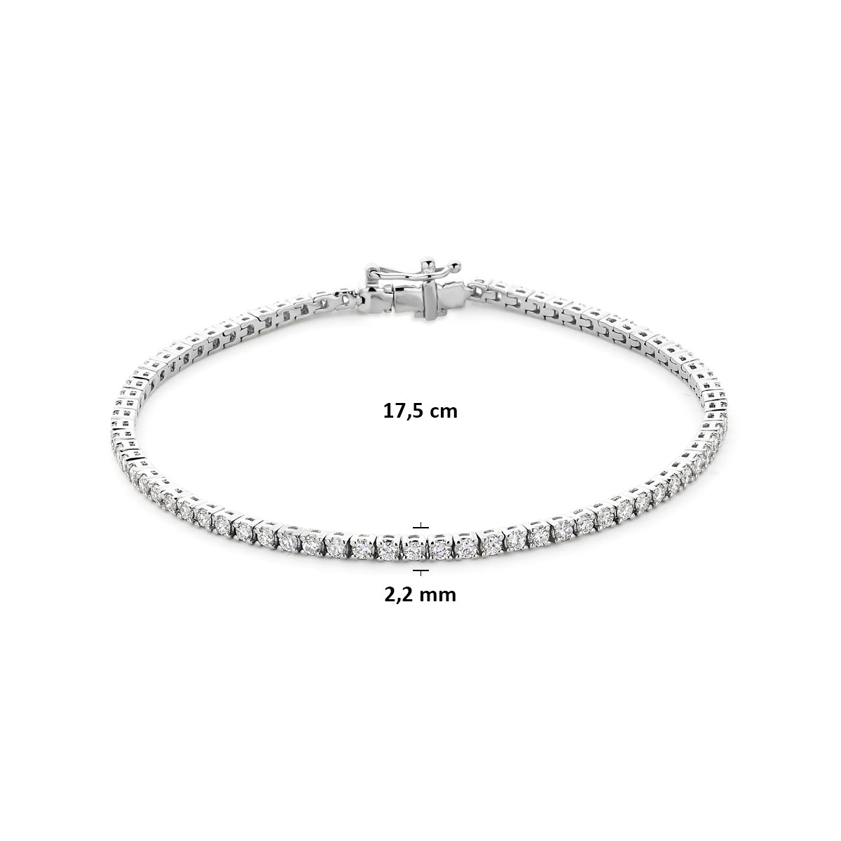 Afmetingen van de zilveren tennisarmband met lab grown diamant: 17,5 cm lang en 2,2 mm breed, 2,00 ct.