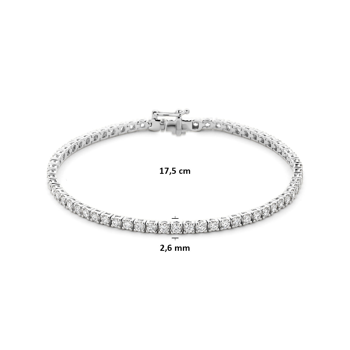 Afmetingen van de zilveren tennisarmband met lab grown diamant: 17,5 cm lang en 2,6 mm breed, 3,00 ct.