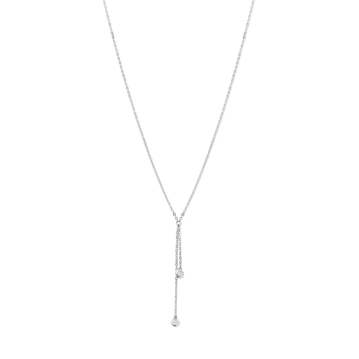 Vooraanzicht van de zilveren y-ketting met zirkonia.