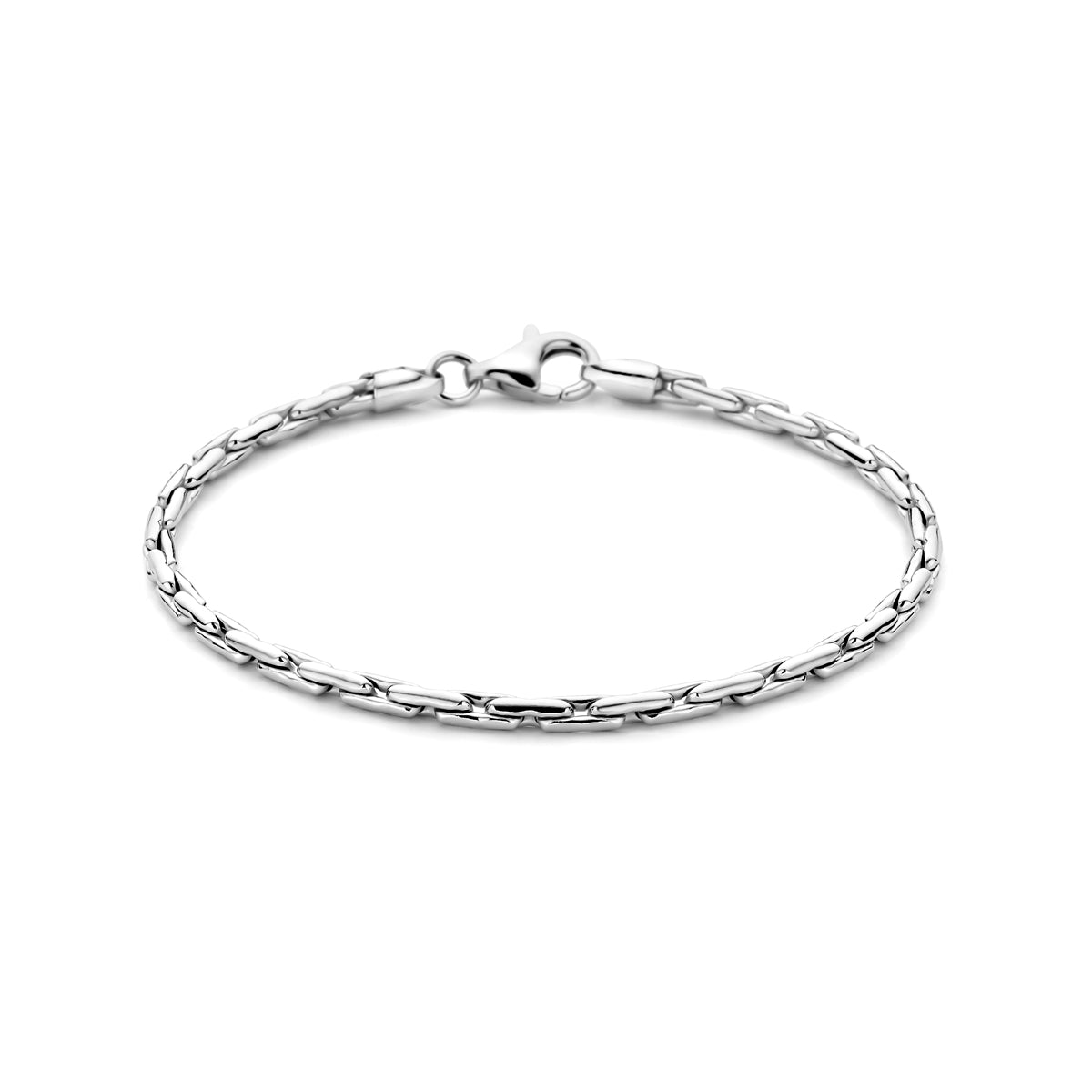 Vooraanzicht van de 'Brio' 925 zilveren armband met een Cardano-schakel van 2,7 mm breed.