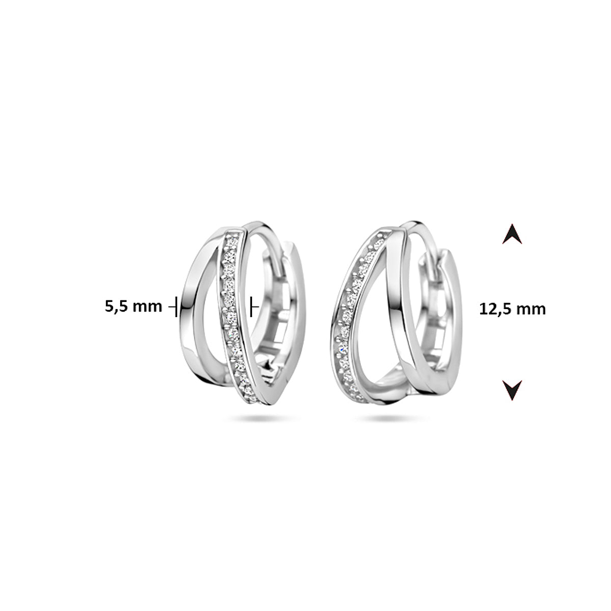 Productfoto van de 'Demi' zilveren klapoorringen met de diameter van 12,5 mm en breedte van 5,5 mm.