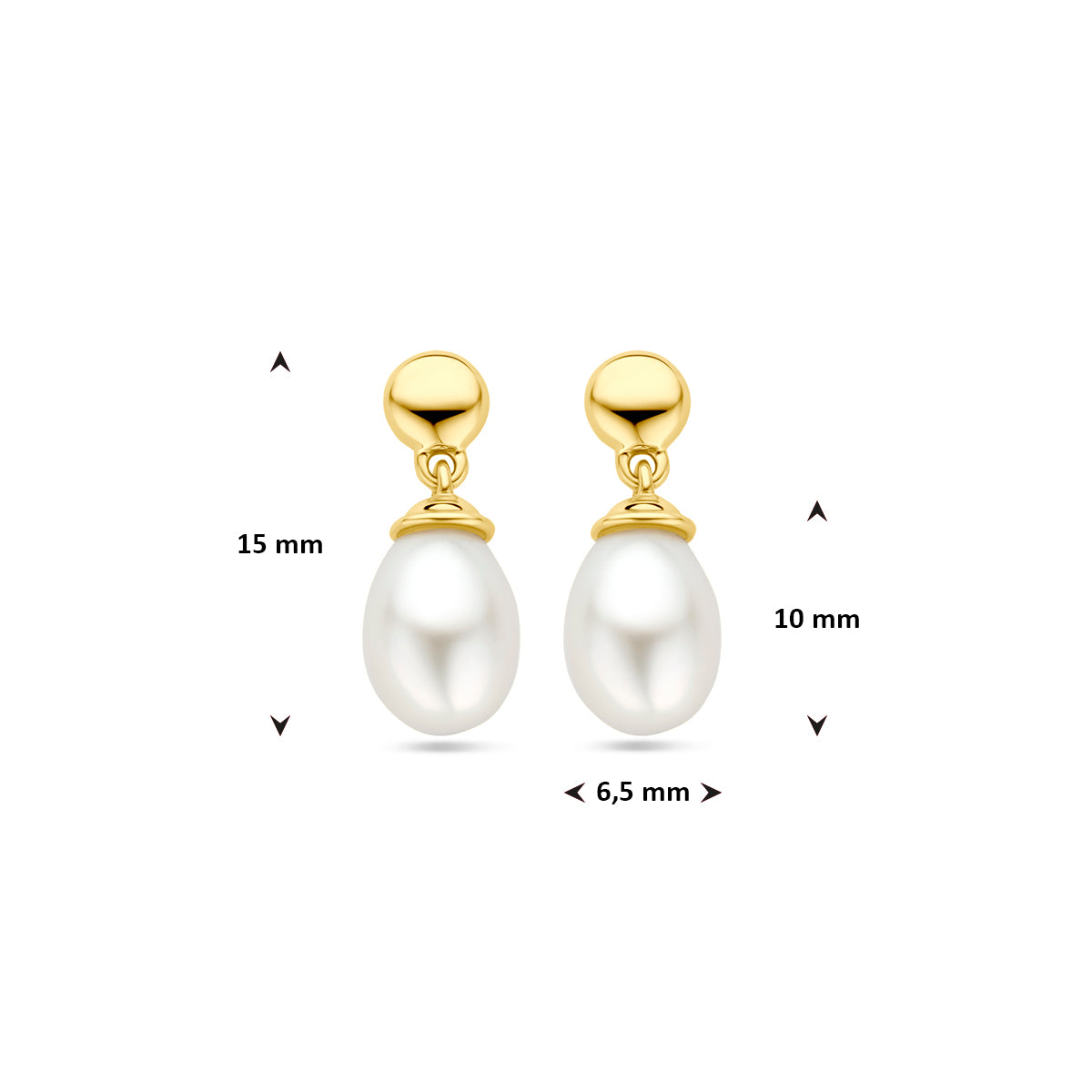 Afbeelding van de gouden oorhangers Mare met de maatvoering van 15 mm hoogte en de parel van 10x6,5 mm.