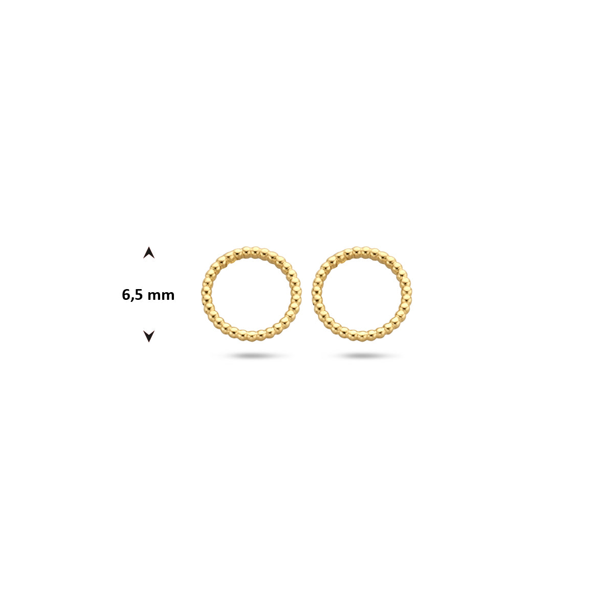 Afbeelding van de gouden oorknopjes met de maatvoering van 6,5 millimeter diameter.