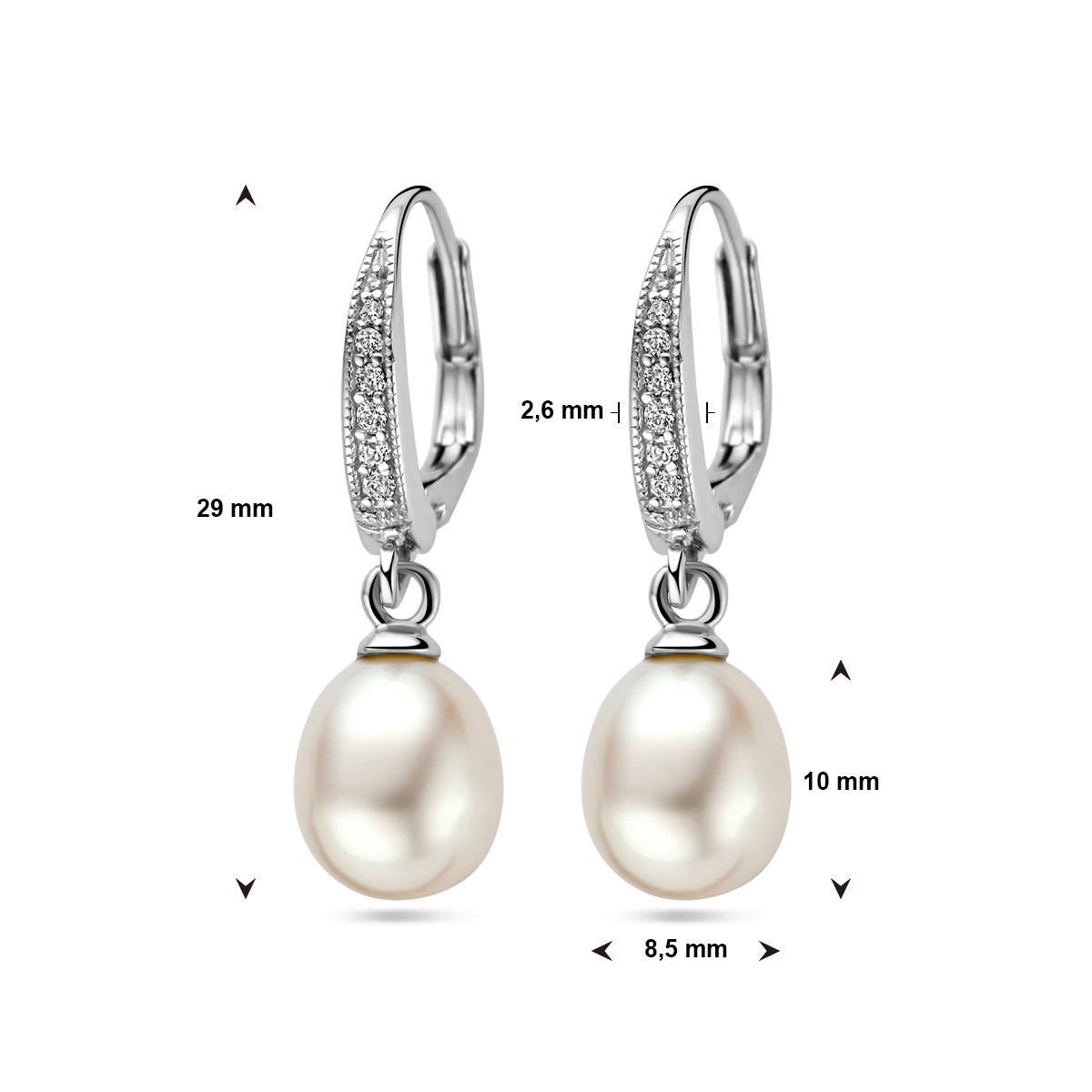 Vooraanzicht van de 'Maren' oorsieraden met maatvoering in millimeters voor een helder beeld van de parel en de totale hoogte.