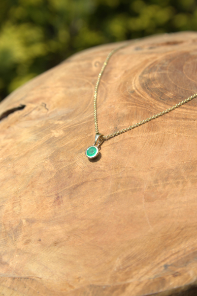 Geboortesteen mei smaragd in 14 karaat goud – ontdek de geboortestenen collectie bij Clary Juwelier-Goudsmid.
