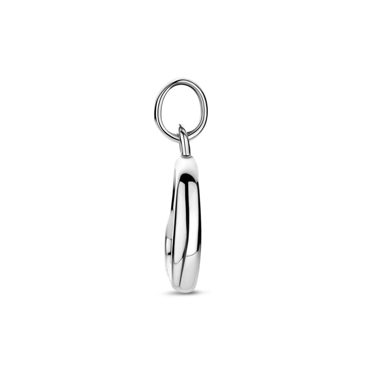 Zijaanzicht van de hanger, focus op de vloeiende lijnen en de dikte van het zilver.