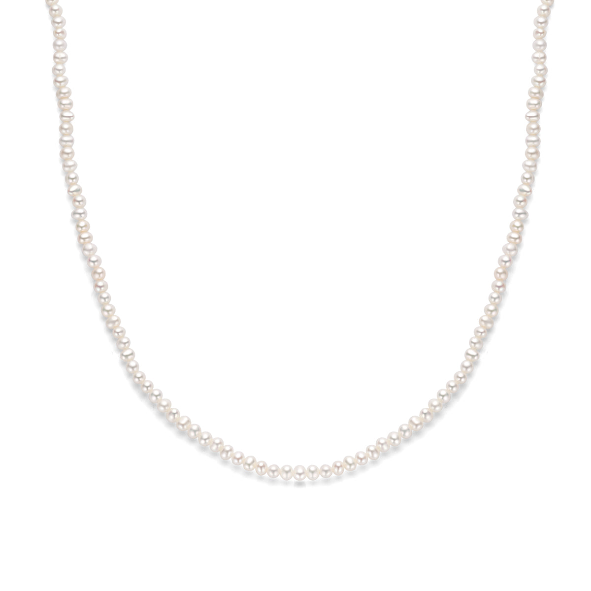 Vooraanzicht van de zoetwaterparel ketting 4/5 mm, 41 cm lang met verlengstuk tot 45 cm.